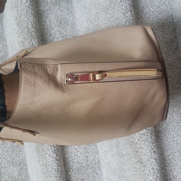 Chloé calf skin tote with zip side pocket Authentic - Picture 4 of 13